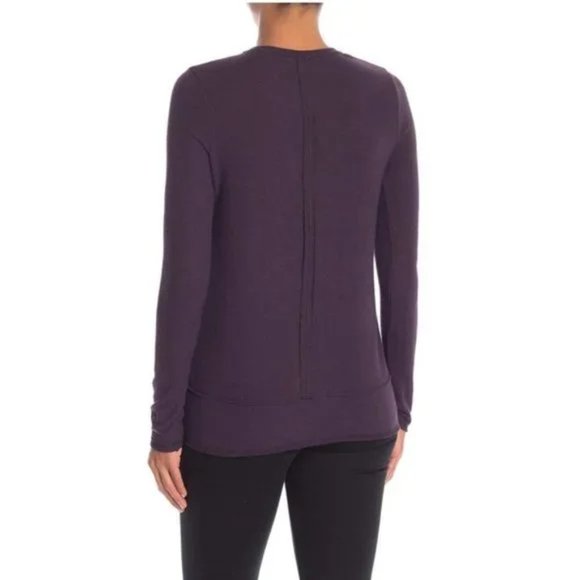 H By Bordeaux Exposed Seam V-Neck Sweater - Picture 2 of 6